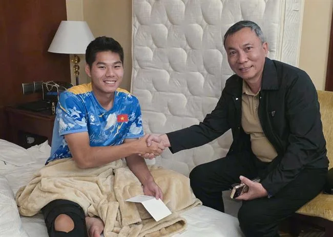 Gia đình đang sử dụng máy tính an toàn